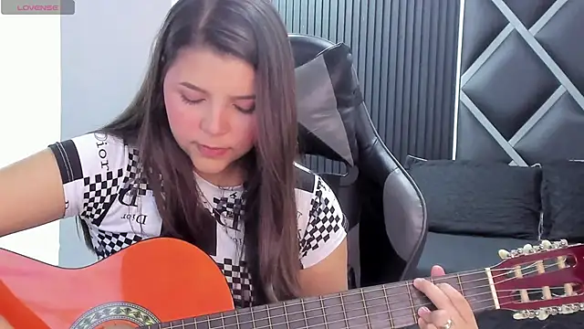 Snapshot of Charlotte-Star chatting on 17, 11, 2025 Charlotte-Star online show from 17, 11, 2025