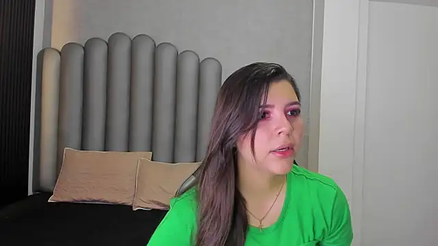 Snapshot of Charlotte-Star chatting on 2, 12, 2025 Charlotte-Star online show from 2, 12, 2025