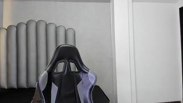 Snapshot of Charlotte-Star chatting on 4, 12, 2025 Charlotte-Star online show from 4, 12, 2025