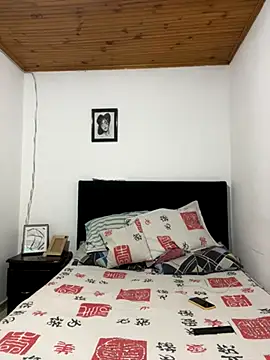 Snapshot of coupledesire18 chatting on 30, 10, 2025 coupledesire18 online show from 30, 10, 2025