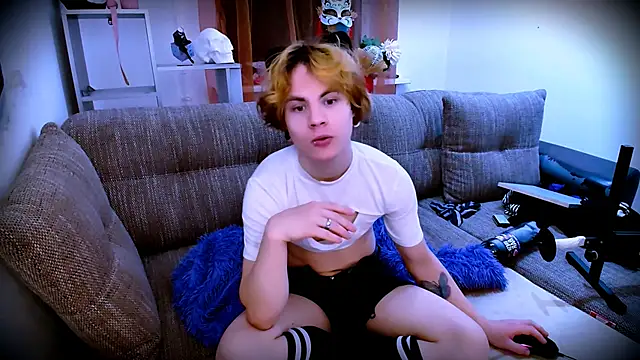 Snapshot of SparkyFerret chatting on 20, 11, 2025 SparkyFerret online show from 20, 11, 2025