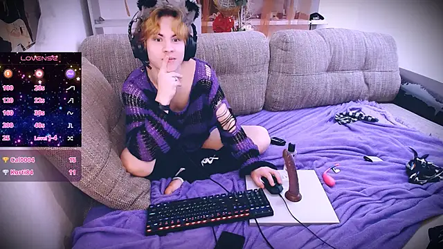 Snapshot of SparkyFerret chatting on 23, 11, 2025 SparkyFerret online show from 23, 11, 2025