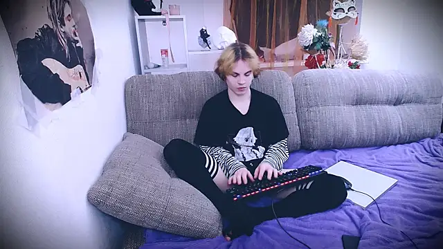 Snapshot of SparkyFerret chatting on 27, 11, 2025 SparkyFerret online show from 27, 11, 2025