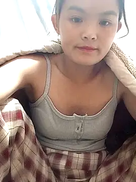 Snapshot of xinhxinhcute chatting on 21, 10, 2025 xinhxinhcute online show from 21, 10, 2025