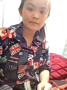 Snapshot of xinhxinhcute chatting on 10, 11, 2025 xinhxinhcute online show from 10, 11, 2025