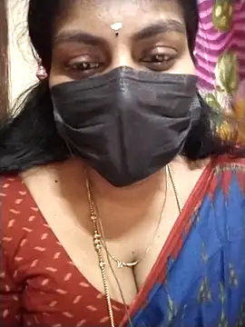 Snapshot of Nithiila chatting on 15, 9, 2025 Nithiila online show from 15, 9, 2025