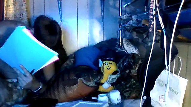 Snapshot of Duanennnn chatting on 9, 9, 2025 Duanennnn online show from 9, 9, 2025