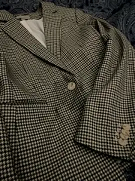 JeuneHommeBg2 online show from 4, 12, 2025