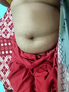 Snapshot of desi_boudi87 chatting on 8, 4, 2026 desi boudi87 online show from 8, 4, 2026