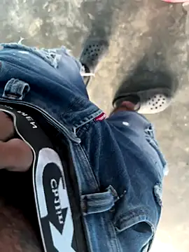 Snapshot of FromVnz chatting on 10, 9, 2025 FromVnz online show from 10, 9, 2025