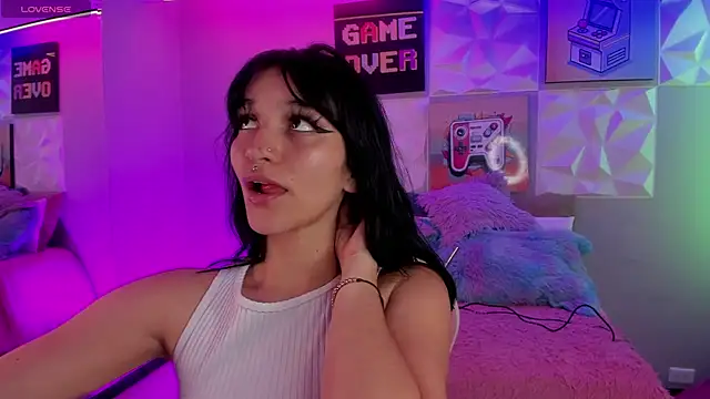 LindaWz  online show from 7, 10, 2025