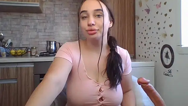 curvybombb online show from 14, 7, 2026