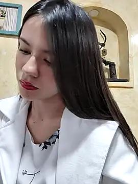 CHARLOTTE  05 online show from 15, 9, 2025