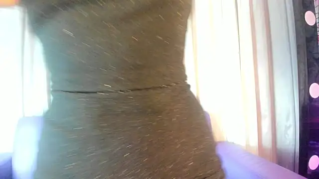 Zairaa Fox online show from 15, 10, 2025