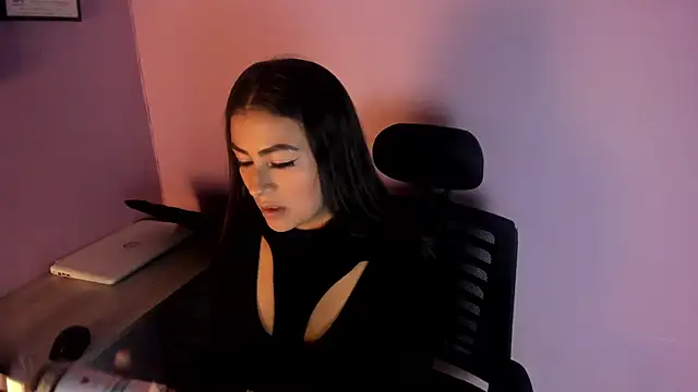 Zairaa Fox online show from 28, 11, 2025