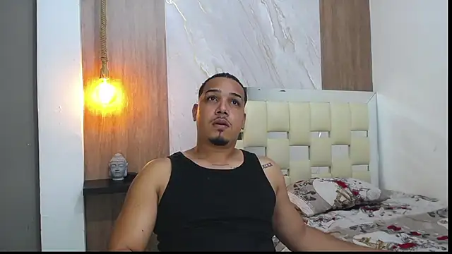 Snapshot of taylor_collins_ chatting on 28, 9, 2025 taylor collins online show from 28, 9, 2025