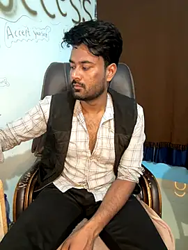 Snapshot of MeekBatgirl chatting on 20, 11, 2025 MeekBatgirl online show from 20, 11, 2025