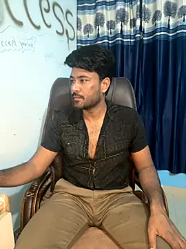 Snapshot of MeekBatgirl chatting on 25, 11, 2025 MeekBatgirl online show from 25, 11, 2025