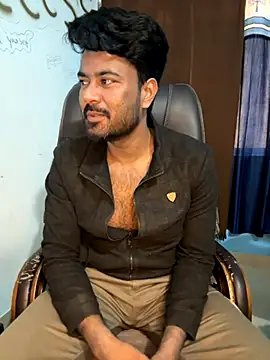 Snapshot of MeekBatgirl chatting on 28, 11, 2025 MeekBatgirl online show from 28, 11, 2025