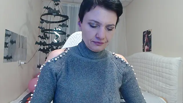 Snapshot of AvaSaturnian chatting on 13, 10, 2025 AvaSaturnian online show from 13, 10, 2025
