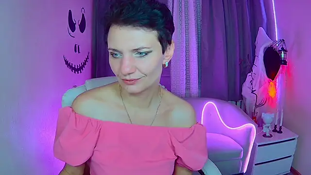 AvaSaturnian online show from 27, 10, 2025