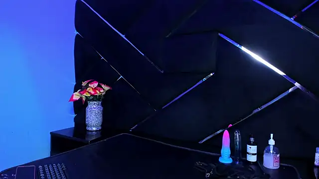 Snapshot of Sophie_Jhoms chatting on 15, 11, 2025 Sophie Jhoms online show from 15, 11, 2025