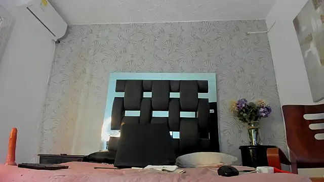 Snapshot of MissDiabla_ chatting on 29, 10, 2025 MissDiabla online show from 29, 10, 2025