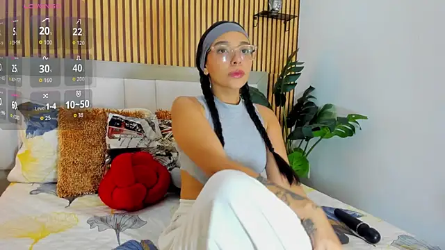 Roseaurora online show from 19, 9, 2025