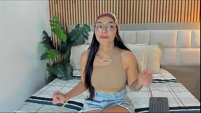 Roseaurora online show from 13, 2, 2026