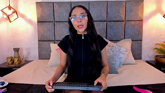 Roseaurora online show from 29, 5, 2026