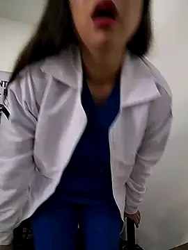 Snapshot of Madisson-04_ chatting on 11, 11, 2025 Madisson-04 online show from 11, 11, 2025