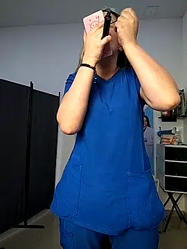 Snapshot of Madisson-04_ chatting on 17, 12, 2025 Madisson-04 online show from 17, 12, 2025