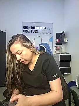 Snapshot of Madisson-04_ chatting on 14, 1, 2026 Madisson-04 online show from 14, 1, 2026