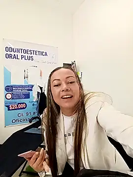 Snapshot of Madisson-04_ chatting on 17, 1, 2026 Madisson-04 online show from 17, 1, 2026