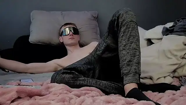 Snapshot of maskedboy1 chatting on 29, 5, 2026 maskedboy1 online show from 29, 5, 2026