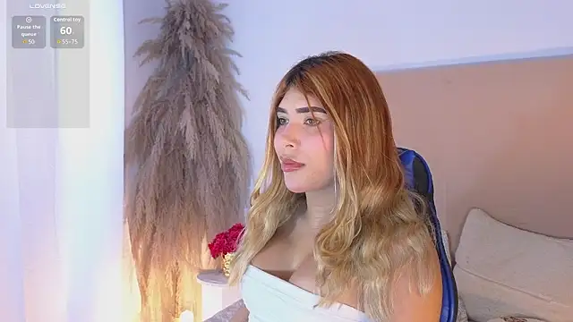 Snapshot of dahiana_marin chatting on 24, 11, 2025 dahiana marin online show from 24, 11, 2025