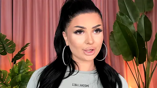 KylieKroftt online show from 10, 10, 2025