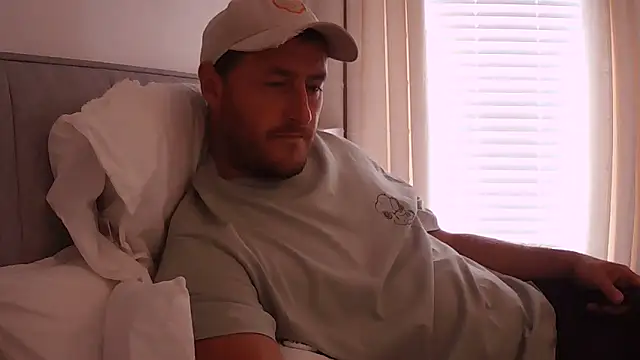 Snapshot of Londonlad818 chatting on 10, 9, 2025 Londonlad818 online show from 10, 9, 2025