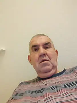 Oldmenhot66 online show from 23, 12, 2025