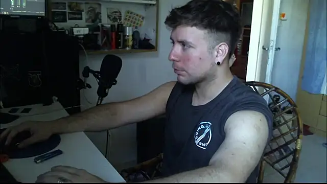 Snapshot of ferrari1996 chatting on 9, 9, 2025 ferrari1996 online show from 9, 9, 2025