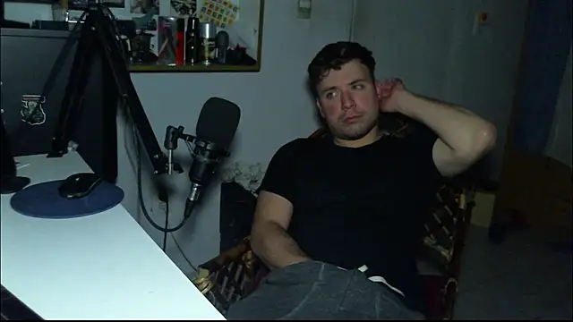 Snapshot of ferrari1996 chatting on 10, 9, 2025 ferrari1996 online show from 10, 9, 2025