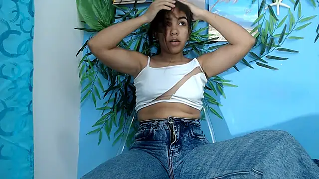 Snapshot of skinnysofia18 chatting on 9, 7, 2026 skinnysofia18 online show from 9, 7, 2026