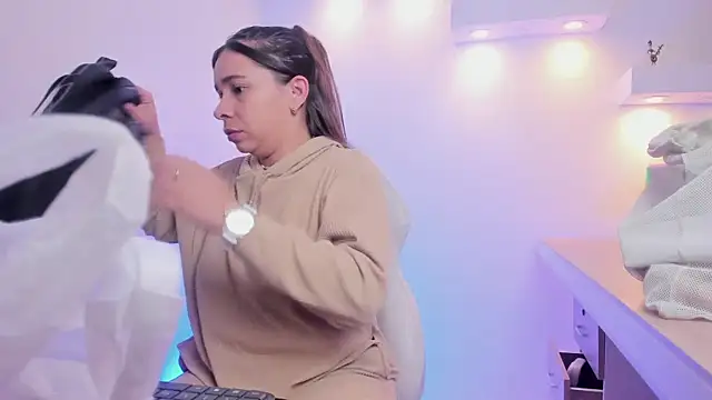 CataleyaAmaya online show from 25, 10, 2025