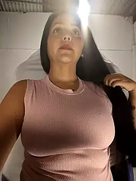 karly hot  online show from 16, 4, 2026