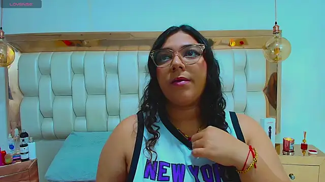 TiffantyAndStacy online show from 22, 11, 2025