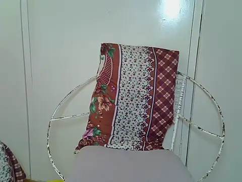 Snapshot of BeautyQueenX22 chatting on 29, 9, 2025 BeautyQueenX22 online show from 29, 9, 2025