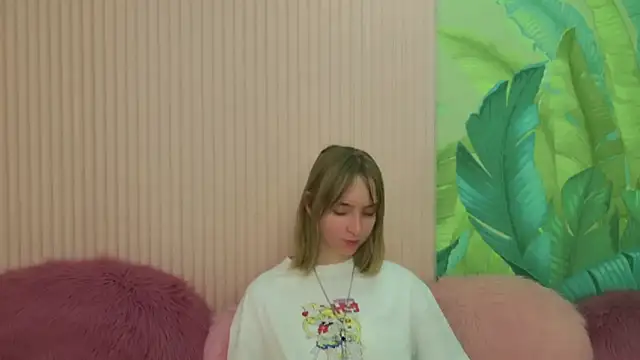 Snapshot of Beverly_Gomes chatting on 13, 9, 2025 Beverly Gomes online show from 13, 9, 2025