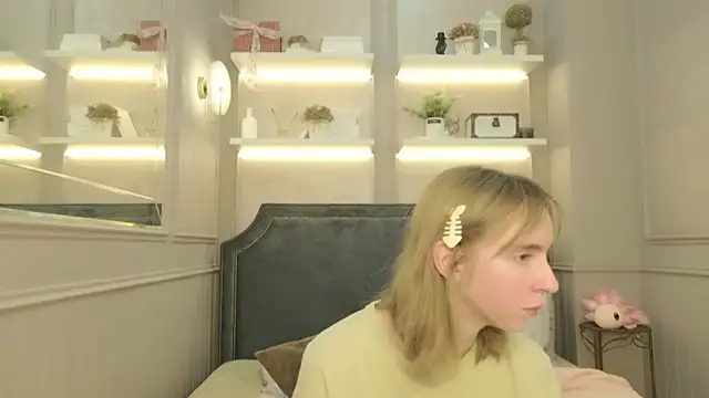 Snapshot of Beverly_Gomes chatting on 15, 9, 2025 Beverly Gomes online show from 15, 9, 2025