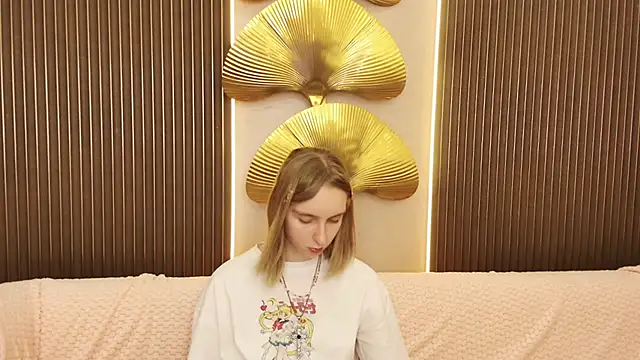 Snapshot of Beverly_Gomes chatting on 19, 9, 2025 Beverly Gomes online show from 19, 9, 2025