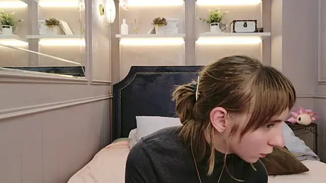 Snapshot of Beverly_Gomes chatting on 6, 10, 2025 Beverly Gomes online show from 6, 10, 2025